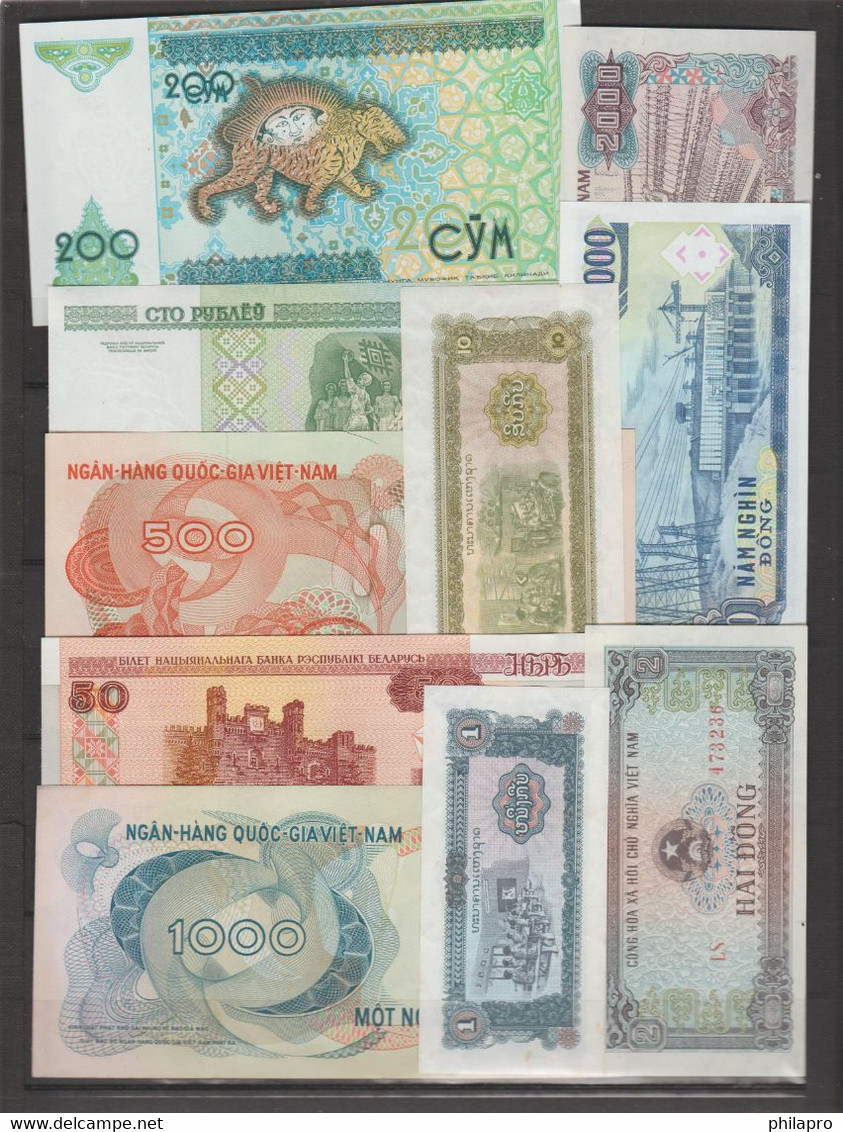 Lot  30 diff . WORLD  BANKNOTES  -  AU-VF  see 8  scans  réf  31