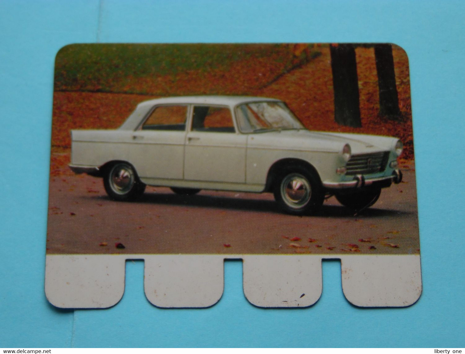 PEUGEOT 404 - Coll. N° 49 NL/FR ( Plaquette C O O P - Voir Photo - IFA Metal Paris ) ! - Plaques En Tôle (après 1960)