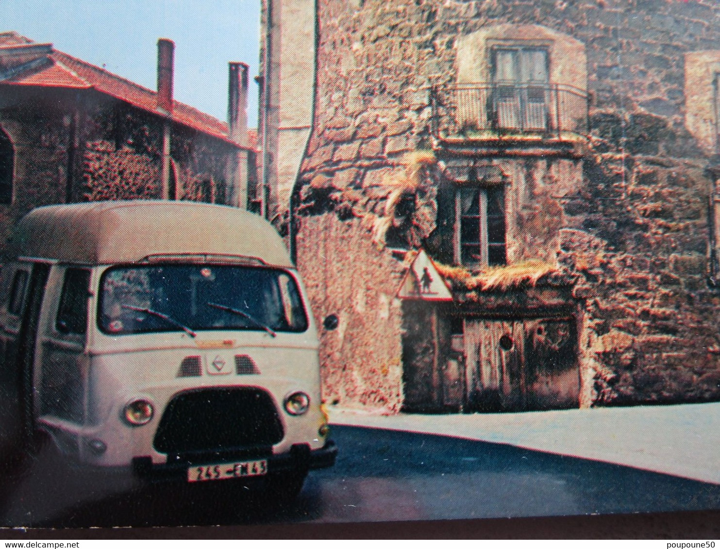 CP 43 Haute Loire LOUDES - La Tour Et La Poste P.t.t.  Véhicule Estafette Renault  - Voitures 1970 - Loudes