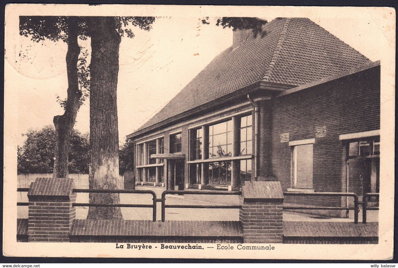 +++ CPA - LA BRUYERE - BEAUVECHAIN - Ecole Communale   // - La Bruyère