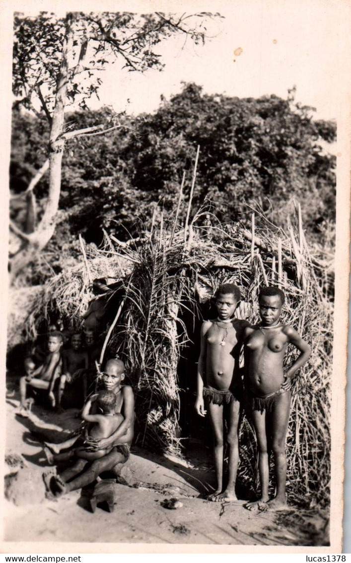 OUBANGUI (A.E.F.) VILLAGE PYGMEE (BABINGA) NUS FEMININS - Centrafricaine (République)