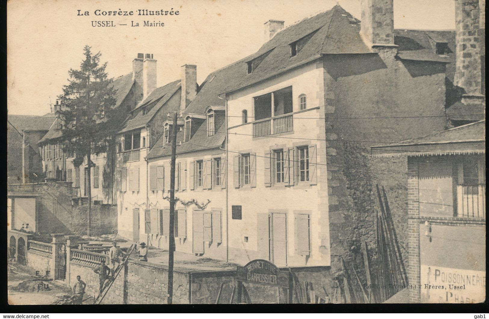 19 -- Ussel --  La Mairie - Ussel