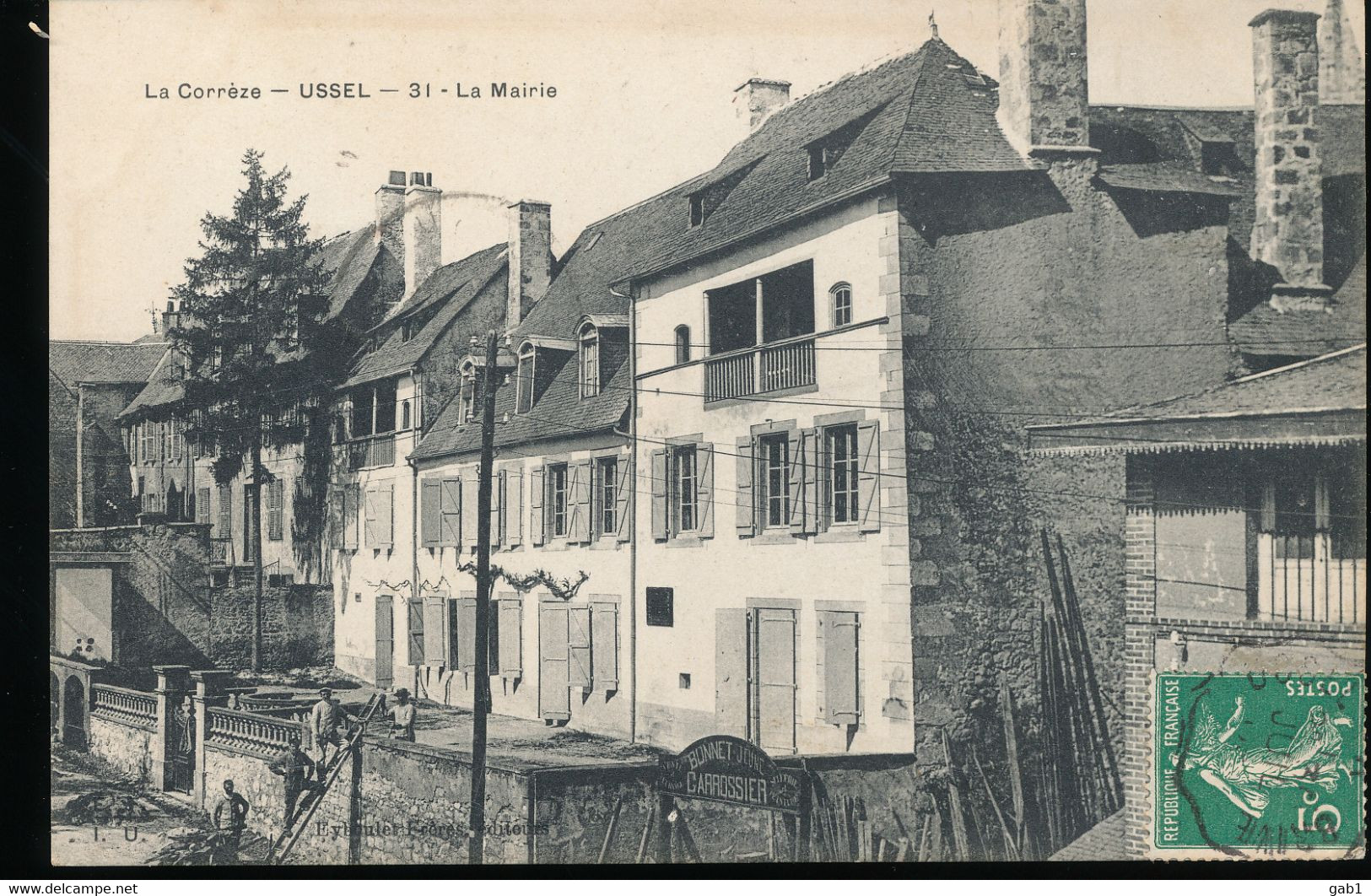 19 -- Ussel --  La Mairie - Ussel