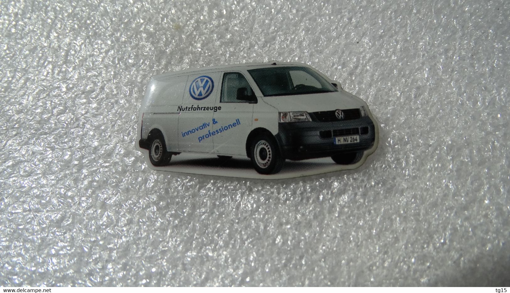 PIN'S    VOLKSWAGEN  TRANSPORTER  T 5 - Volkswagen