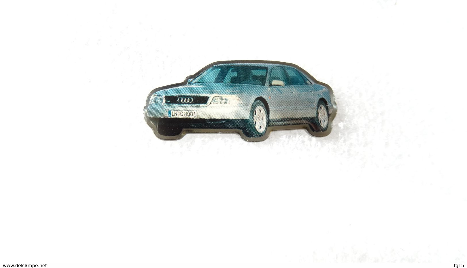 PIN'S    AUDI   A 4 - Audi