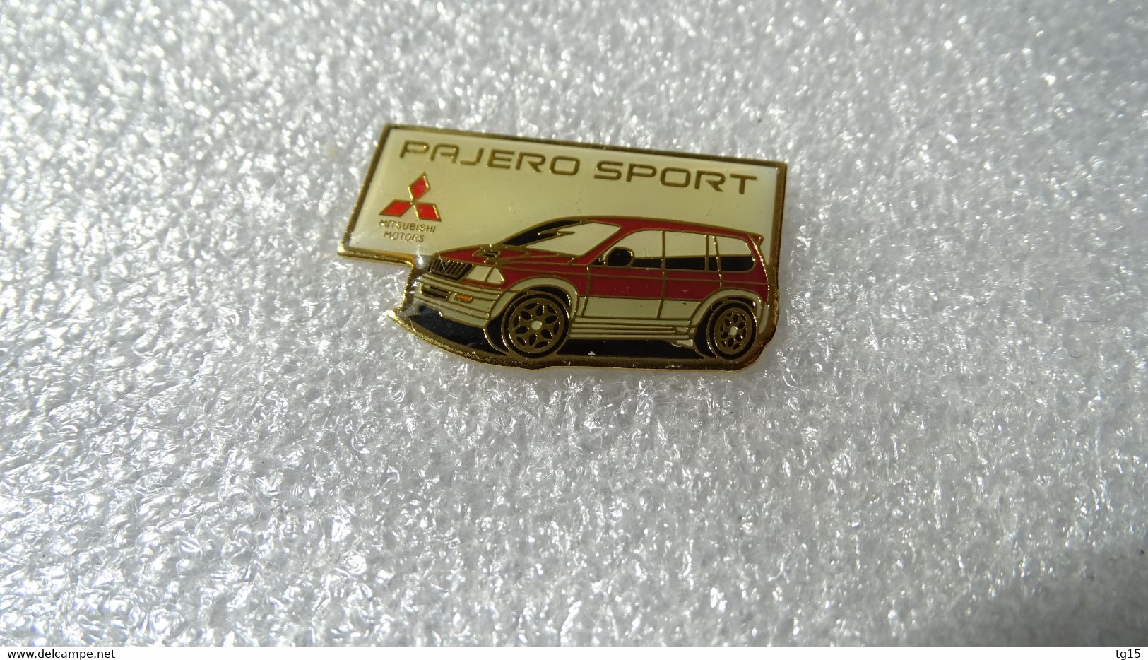 PIN'S    MITSUBISHI   PAJERO  SPORT - Mitsubishi