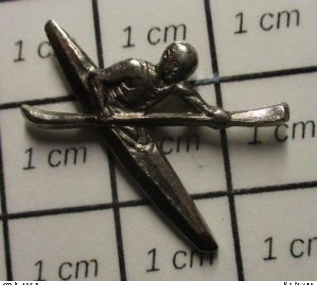 910B Pin's Pins / Beau Et Rare / THEME : SPORTS / CANOE KAYAK EN METAL ACIER - Canoa