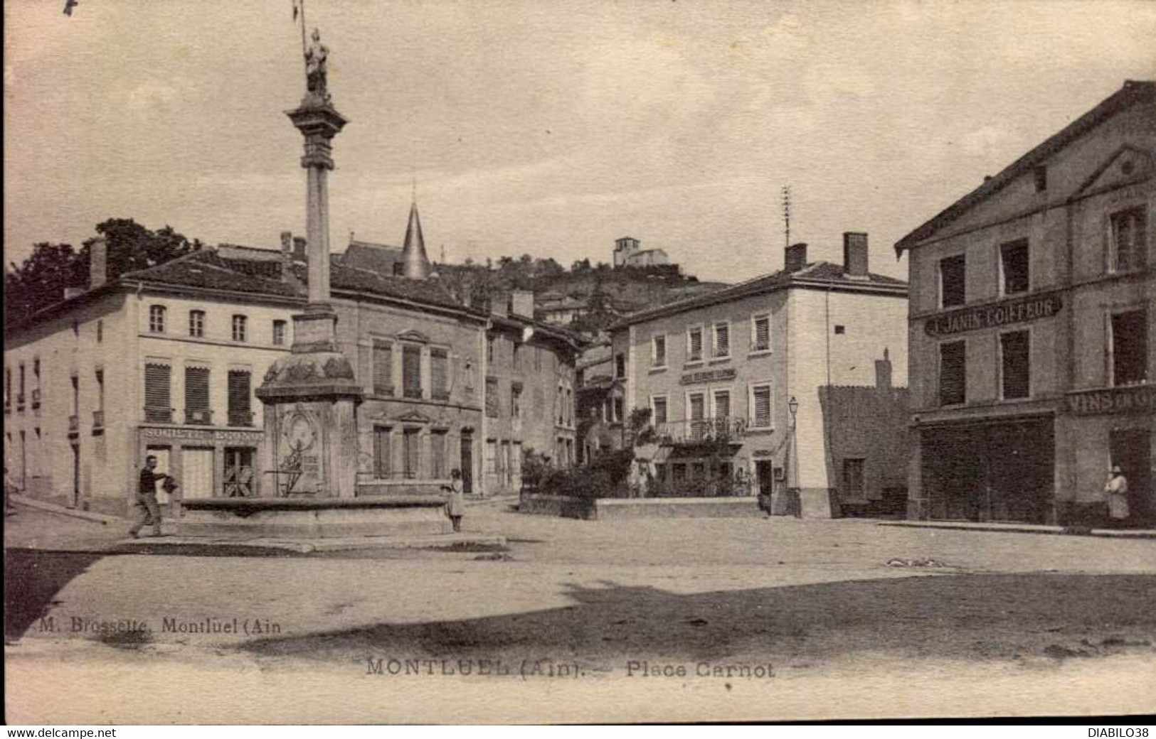 MONTLUEL     ( AIN )  PLACE CARNOT - Montluel