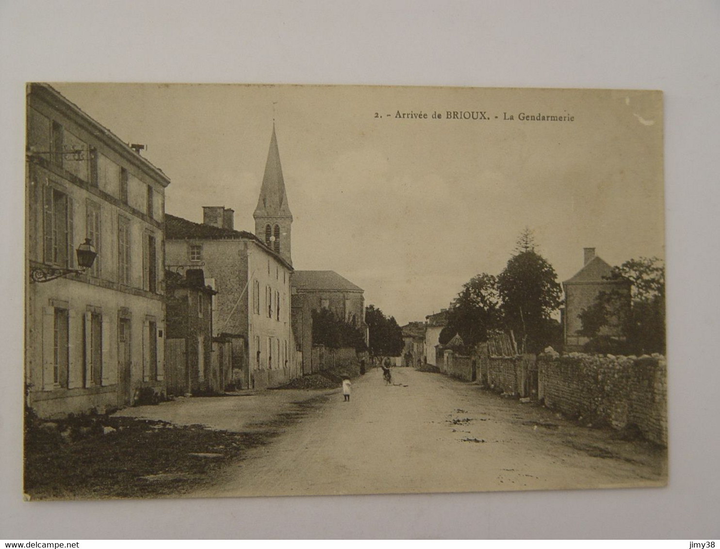 DEUX SEVRES-2-ARRIVEE DE BROUX-LA GENDARMERIE-ANIMEE - Brioux Sur Boutonne