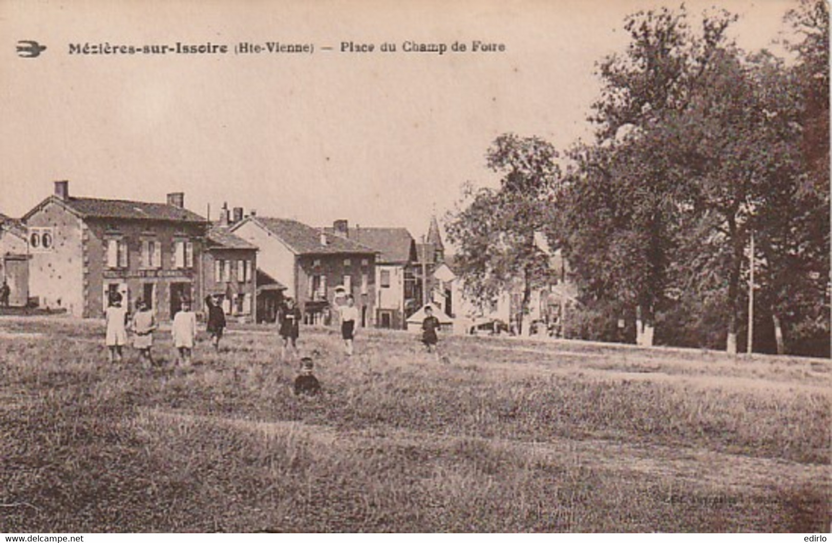 ***  87  *** MEZIERES SUR ISSOIRE Place Du Champ De Foire - Timbrée TTB - Meziere Sur Issoire