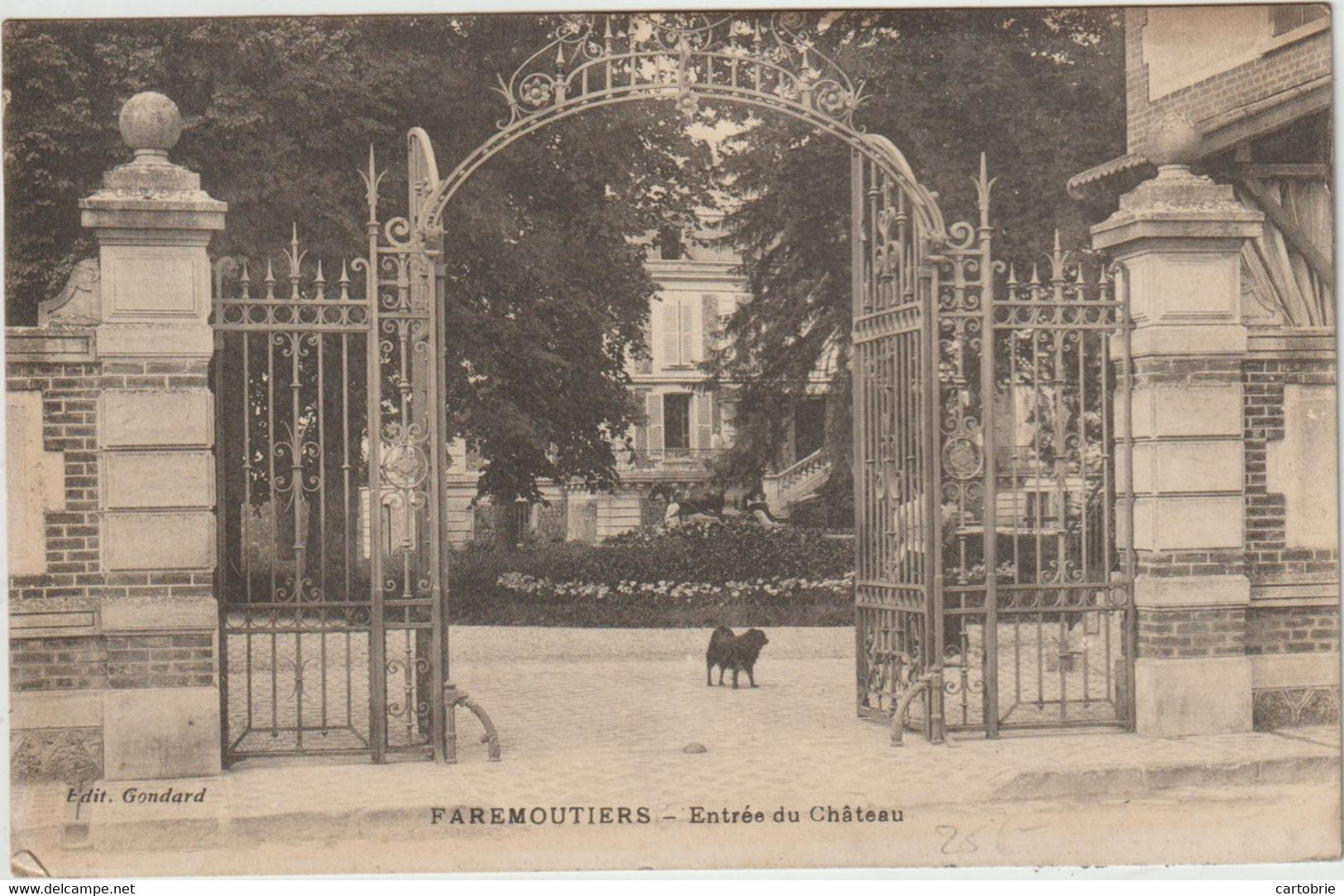 Dépt 77 - FAREMOUTIERS - Lot De 6 CP "Entrée Du Château" (6 Cartes Postales Même Cliché Mais 6 éditions Différentes !) - Faremoutiers