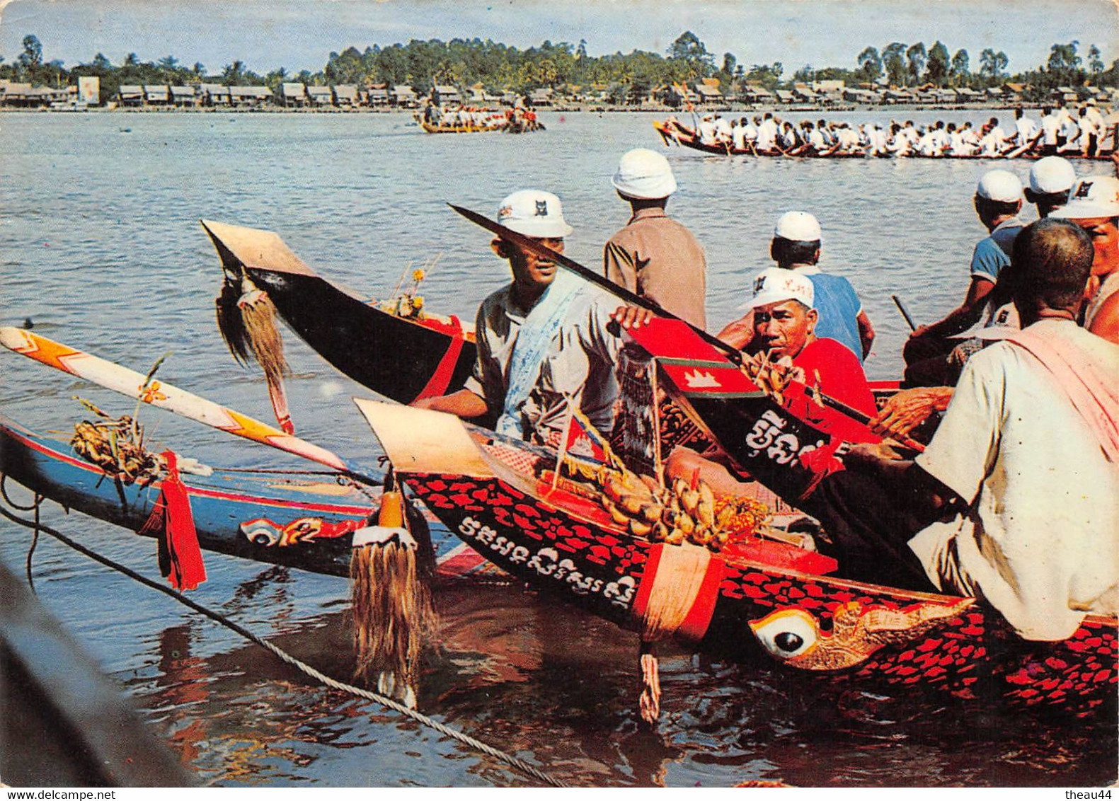 ¤¤  -    CAMBODGE   -  Fête Traditionnelle Des Eaux  -  La Course Des Pirogues      -   ¤¤ - Cambodge