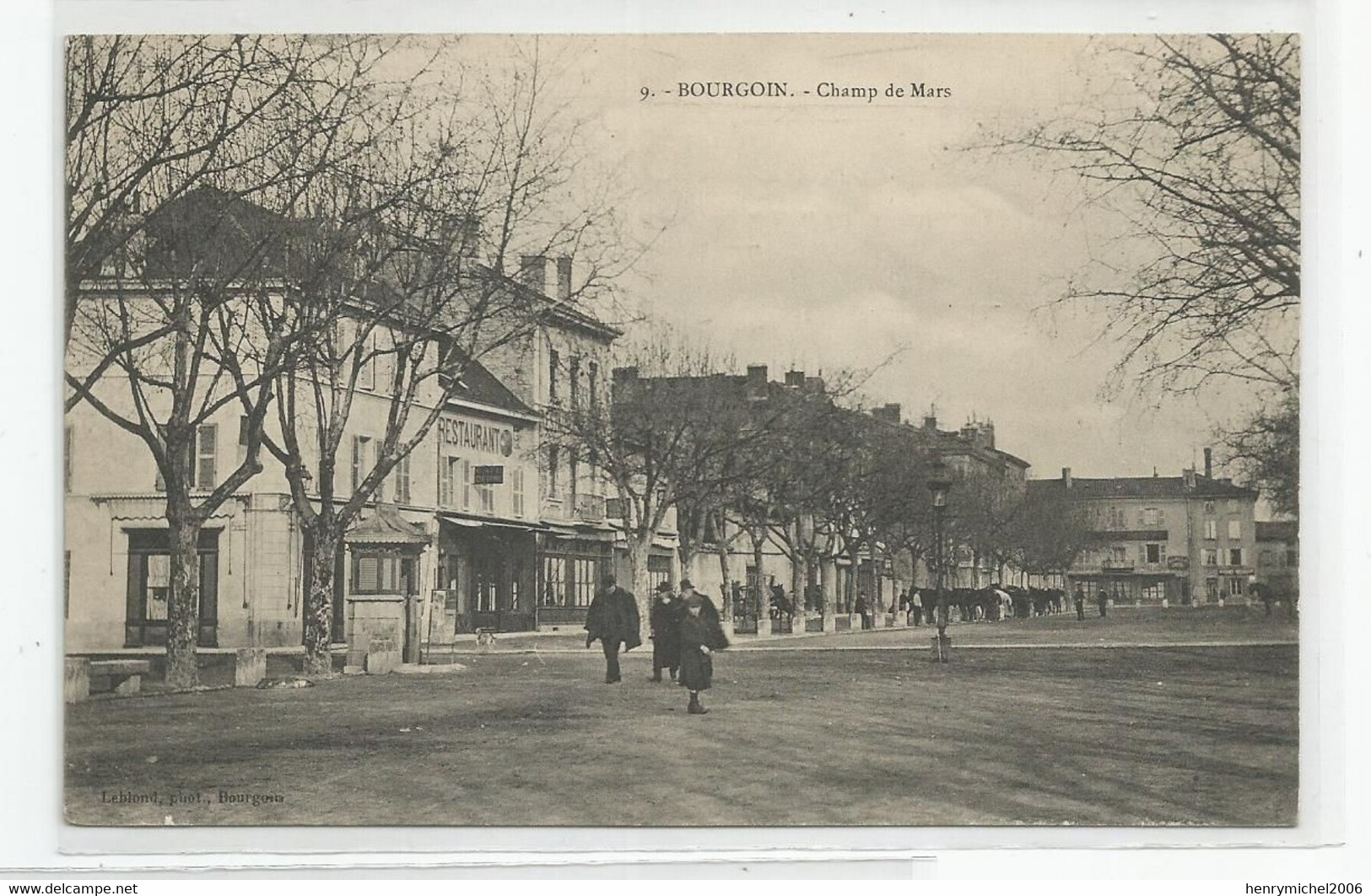 38 Isère Bourgoin Champ De Mars 1907 - Bourgoin