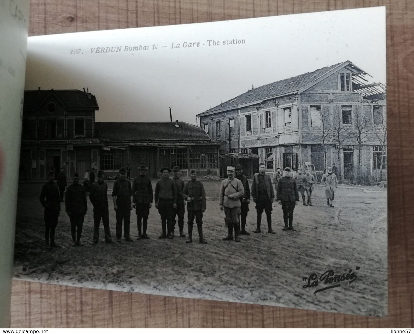 CARNET ALBUM VERDUN Héroïque 20 CPA Avec Des Animées Animations Guerre 14-18 Souvenir - War 1914-18