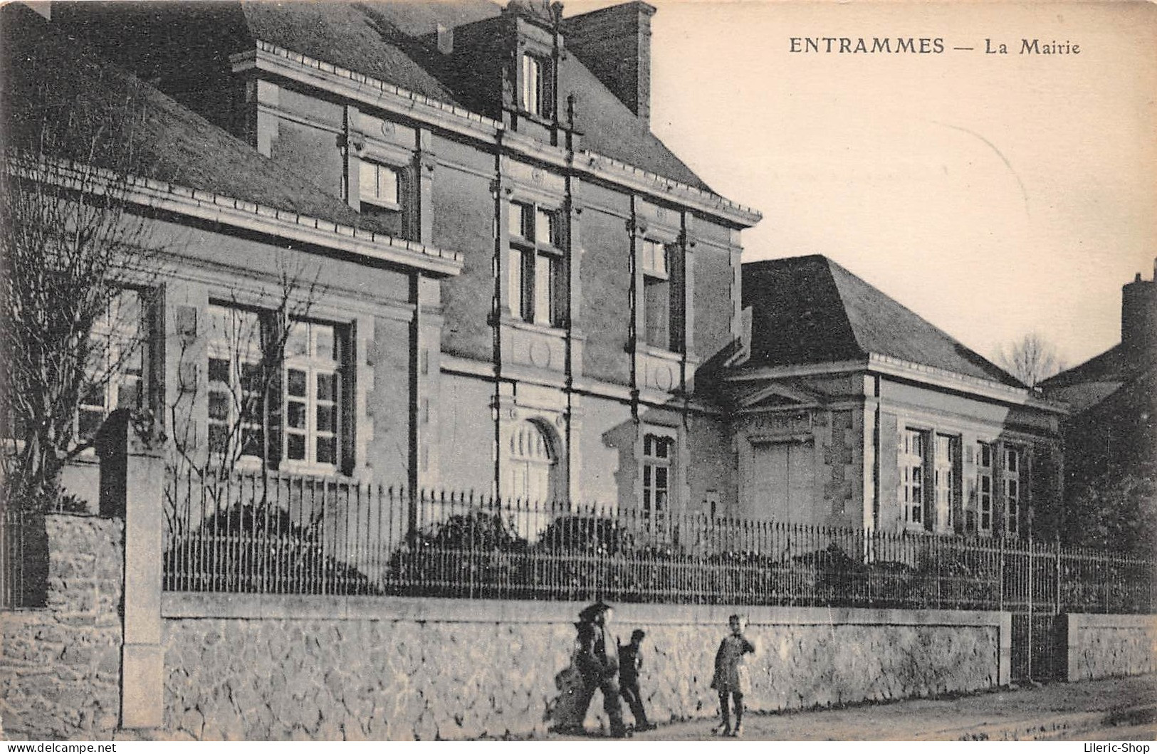 ►ENTRAMMES◄53►CPA►±1910◄LA MAIRIE◄►ENFANTS◄ - Entrammes