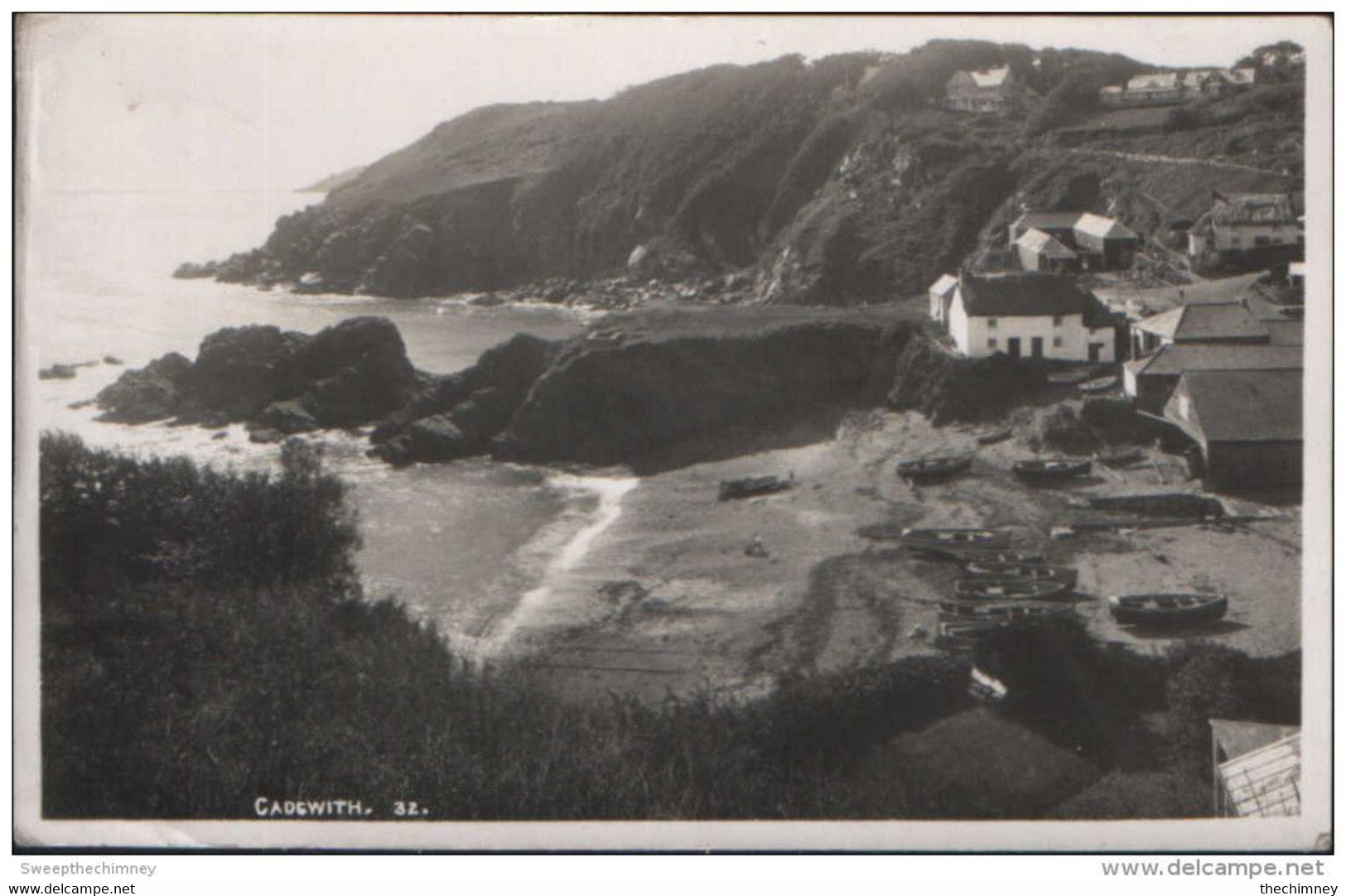 RP CORNWALL CADGWITH HOUSES ON HILLSIDE & FISHING BOATS MOORED FROM SEA PHOTO CARD - Other & Unclassified