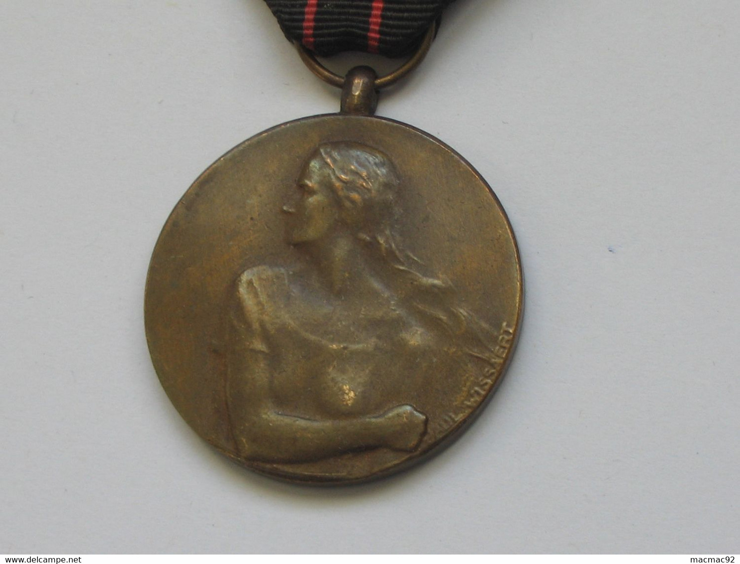 Médaille/décoration - BELGIQUE Médaille RESISTERE 1940/1945  **** EN ACHAT IMMEDIAT **** - Belgique