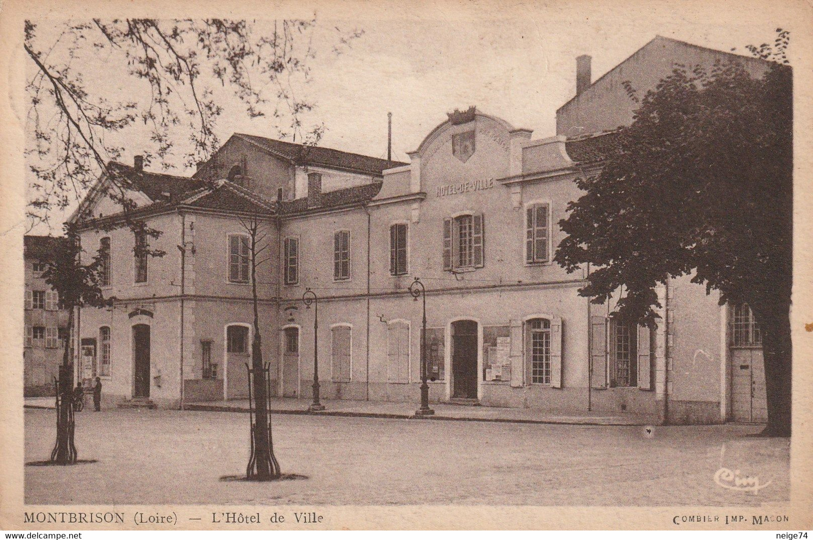 Carte Postale Ancienne De La Loire - Montbrison - L'Hôtel De Ville - Montbrison