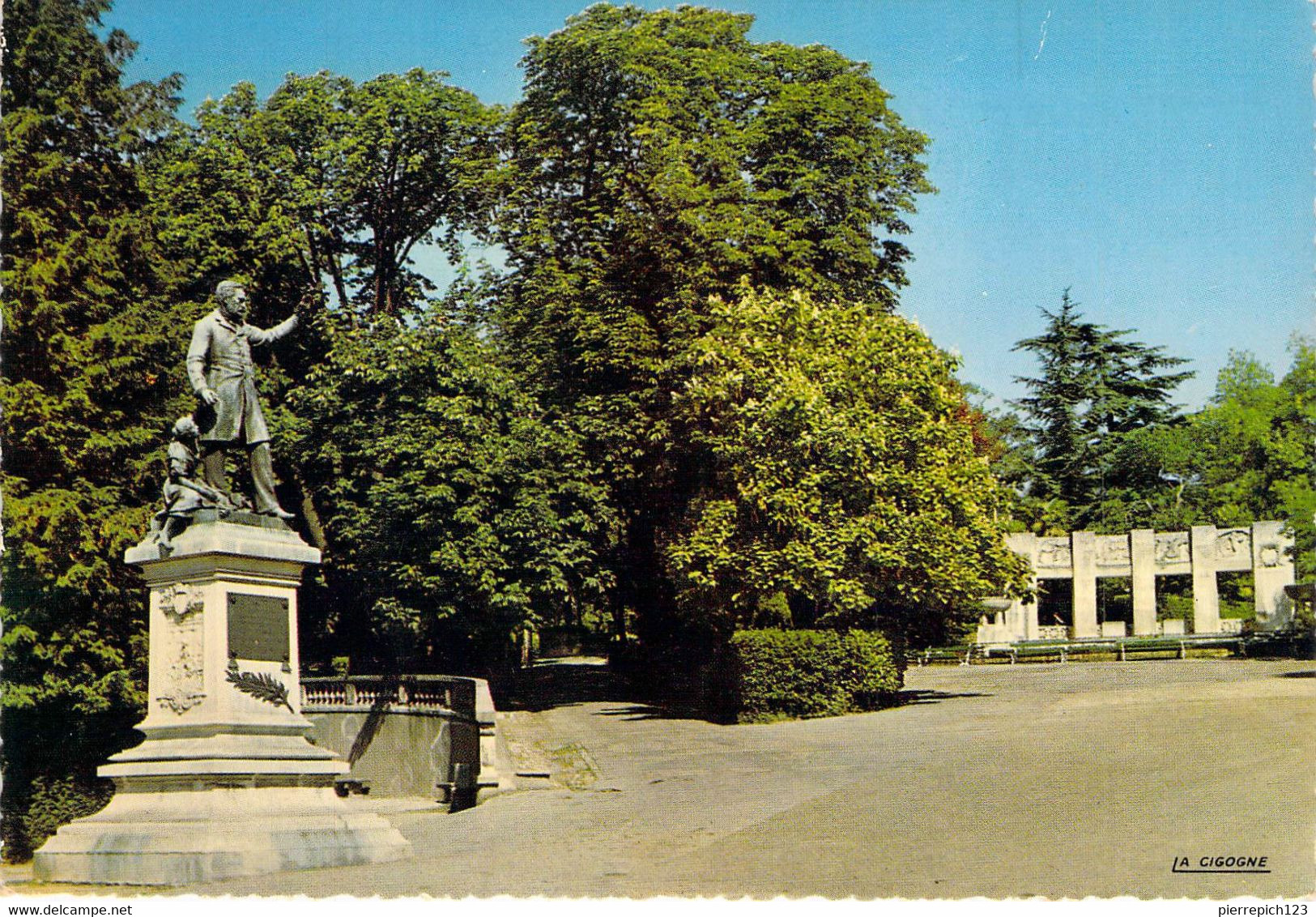 30 - Alès - Jardin Du Bosquet - Statue De Pasteur - Alès