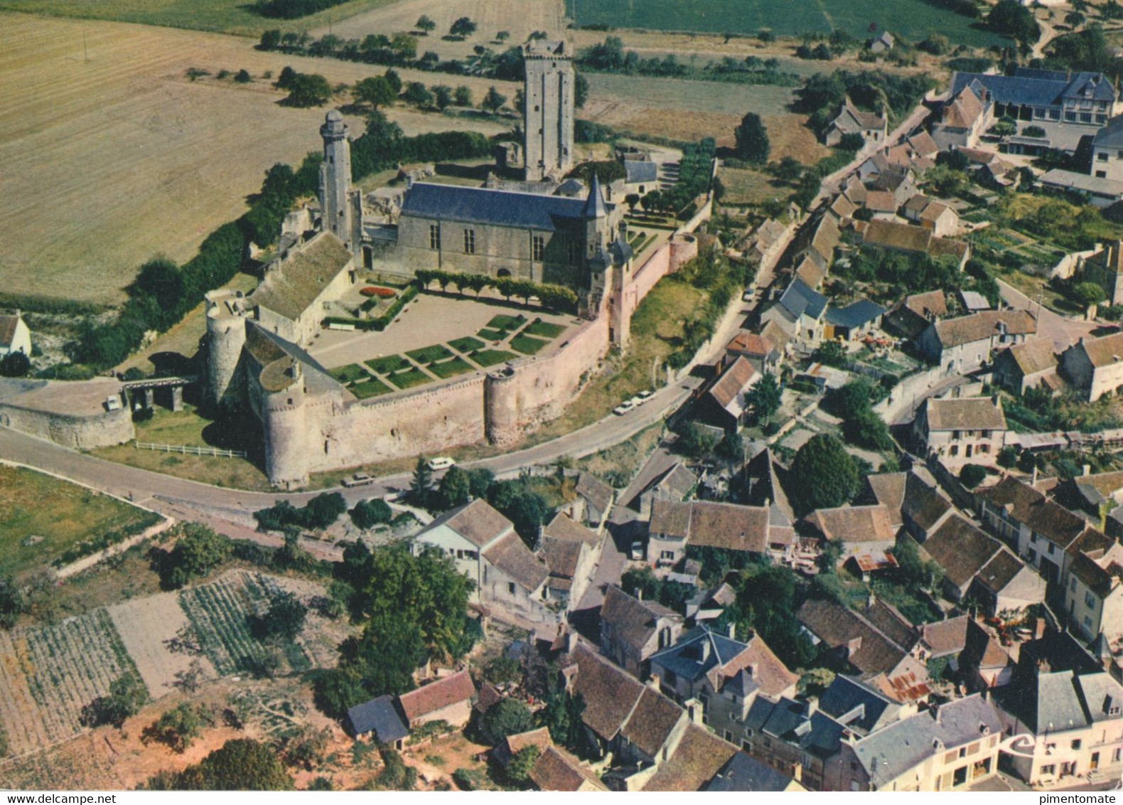 LE GRAND PRESSIGNY VUE AERIENNE GENERALE LE CHATEAU - Le Grand-Pressigny