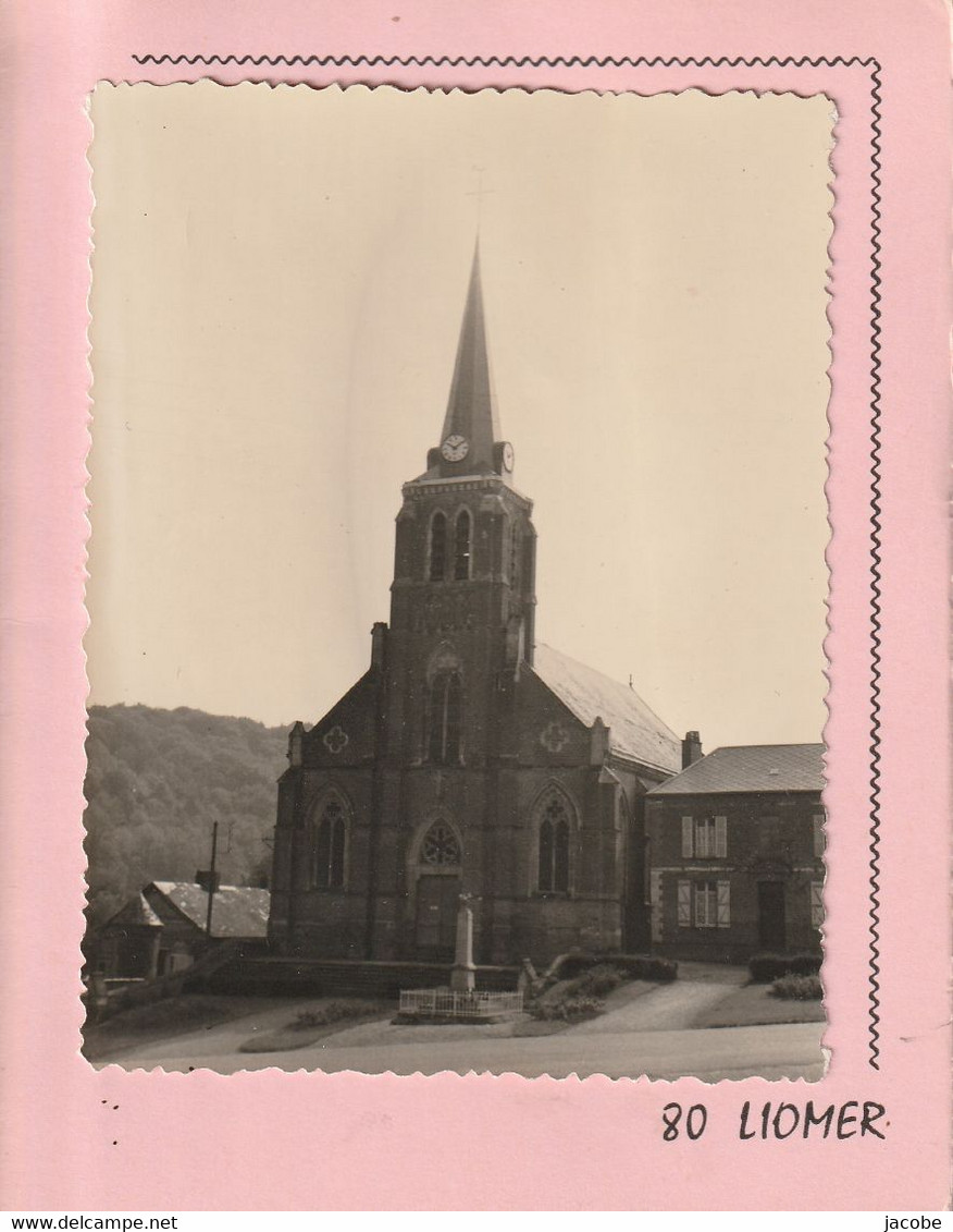 Lot  Deux  Cartes  Postales  - .Liomer (Somme)  L'église, Et  La  Place Du Marché - Hornoy Le Bourg