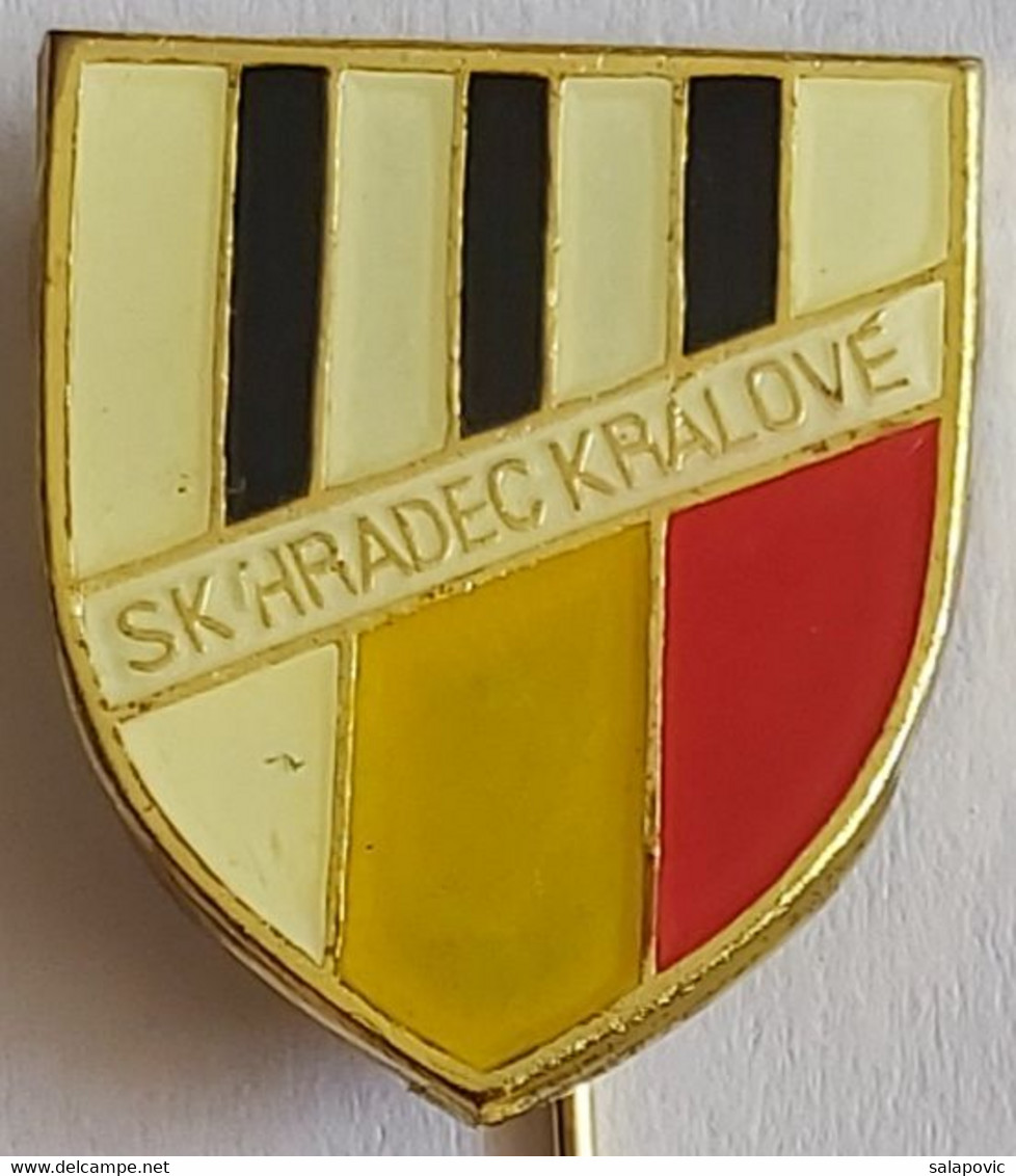 SC Hradec Kralove Czech Republic Football Soccer Club Fussball Calcio Futbol Futebol PINS BADGES A4/3 - Football