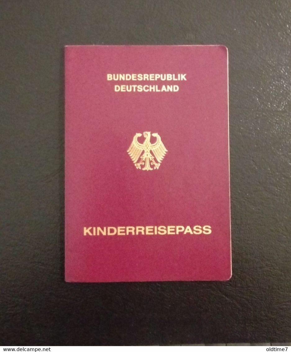 Passport Kinderreisepass 2009 Pasaporte, Passeport, Reisepass - Historical Documents