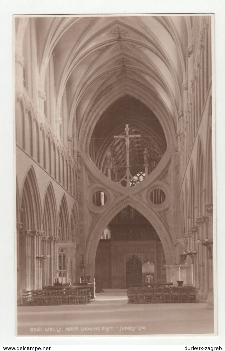 Wells, Cathedral Nave Old Postcard Unused B220320 - Wells