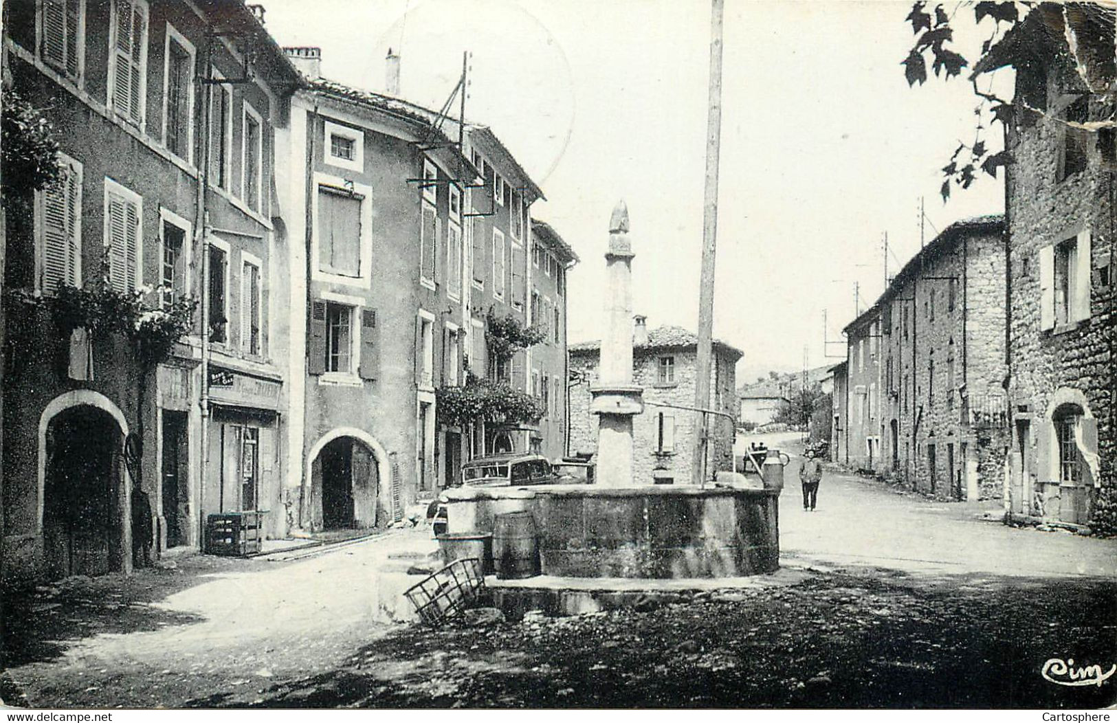 CPSM 07 ARDECHE JAUJAC Place Et Fontaine St-Bonnet - ETAT. - Andere & Zonder Classificatie