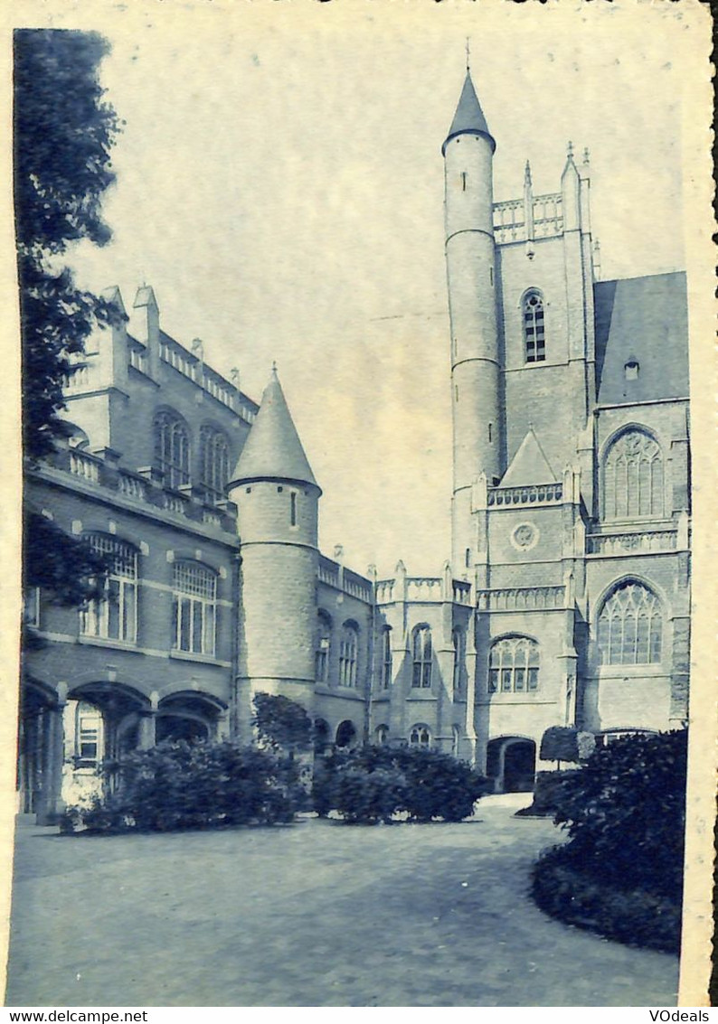 038 232 - CPA - Belgique - Institut Des Ursulines - Wavre Notre-Dame - Vue Dans La Cour De L'ecole Normale - Sint-Katelijne-Waver