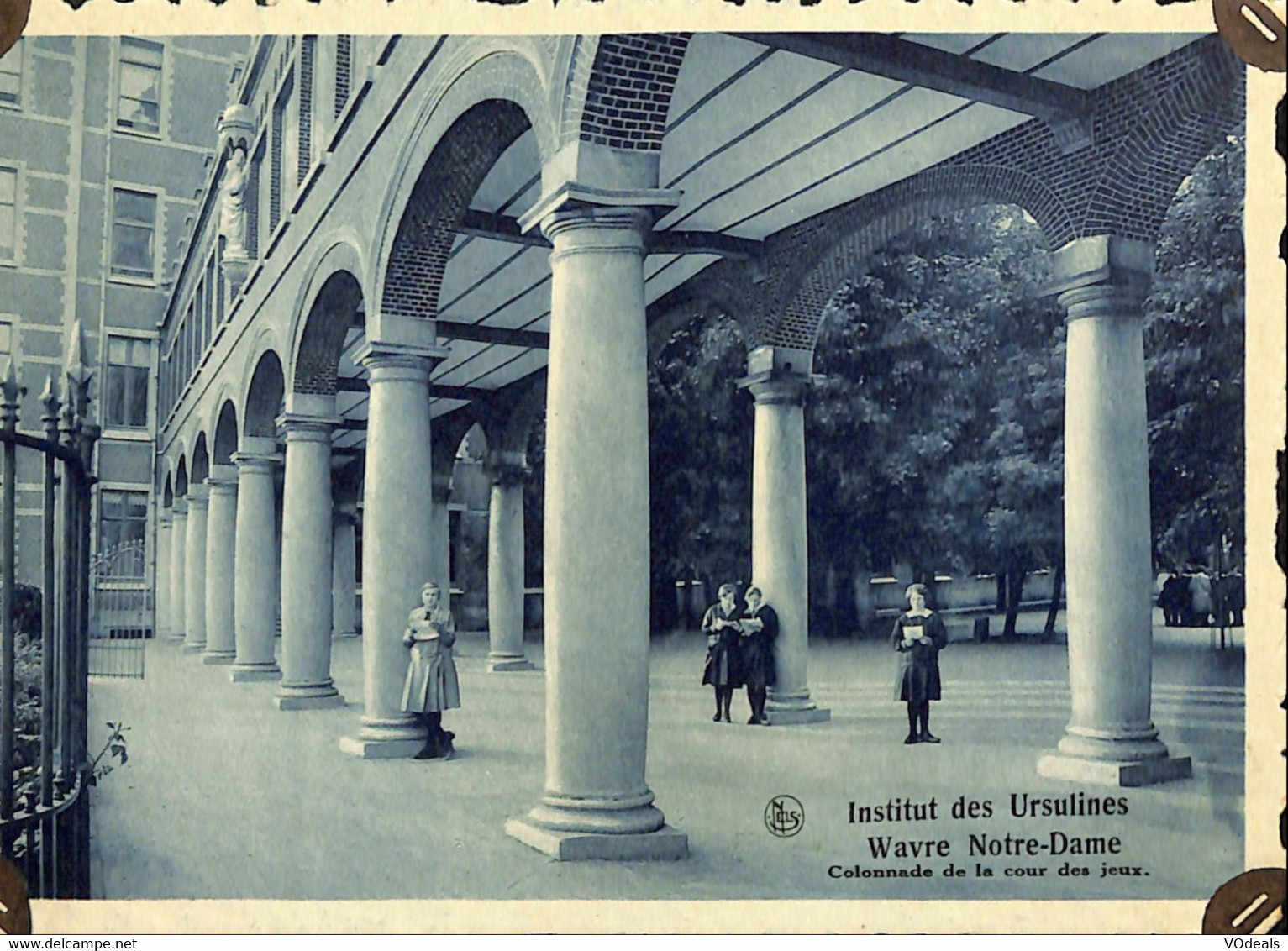 038 233 - CPA - Belgique - Institut Des Ursulines - Wavre Notre-Dame - Colonnade De La Cour Des Jeux - Sint-Katelijne-Waver