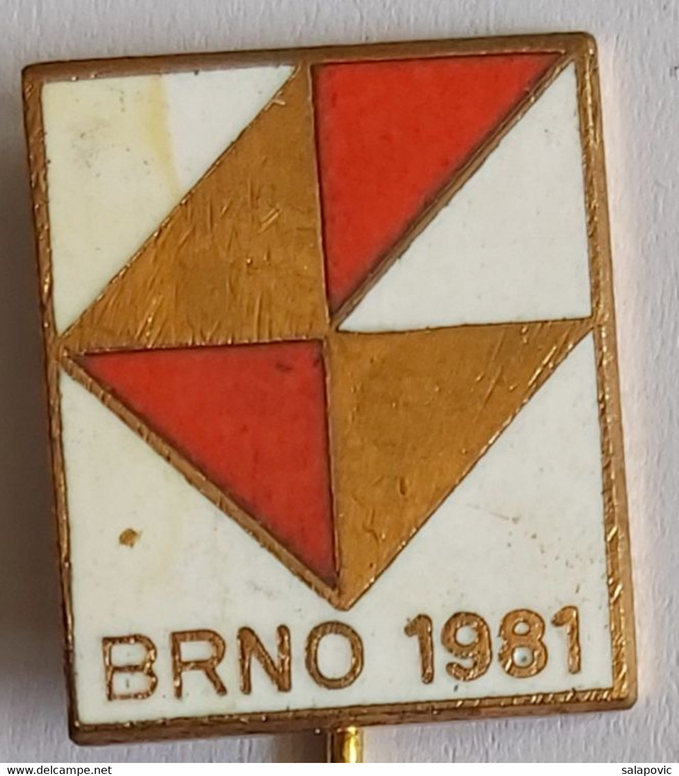 Brno 1981 Czech Republic  Football Soccer Club Fussball Calcio Futbol Futebol PINS BADGES A4/3 - Football