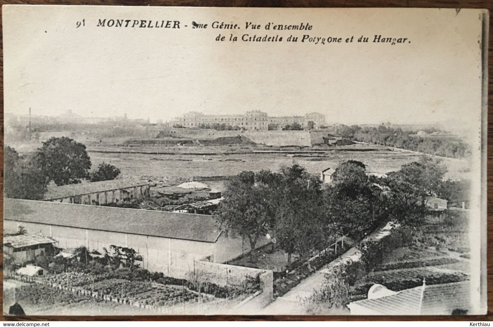 MONTPELLIER- POLYGONE - 2è GENIE- 3 CPA: Vue Du Polygone; Du Campement; Citadelle, Polygone, Hangar - Montpellier