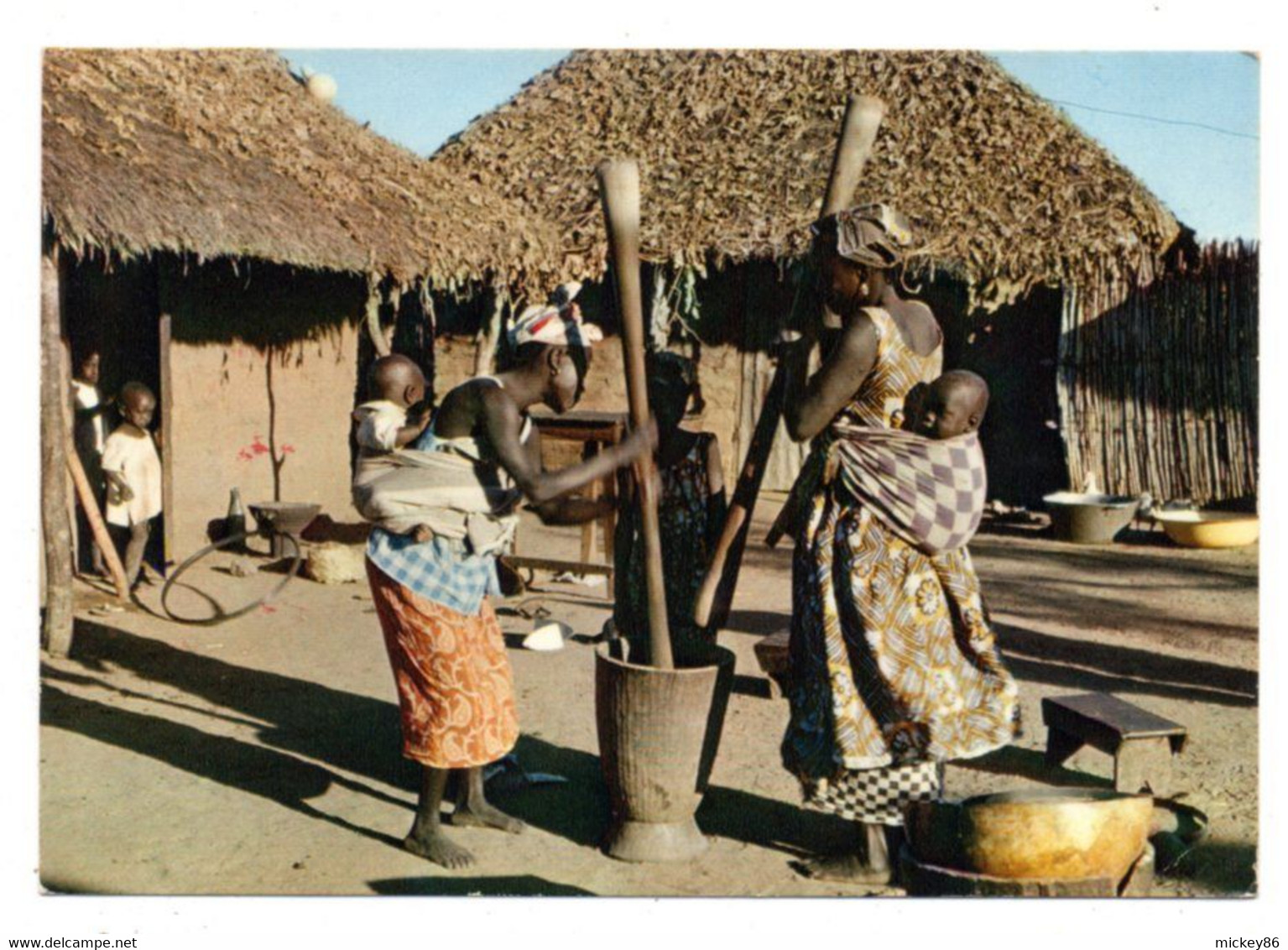 Dahomey  -- 1974-- Scène Villageoise  (très Animée) ..machine à Affrachir COTONOU-....à Saisir - Dahomey