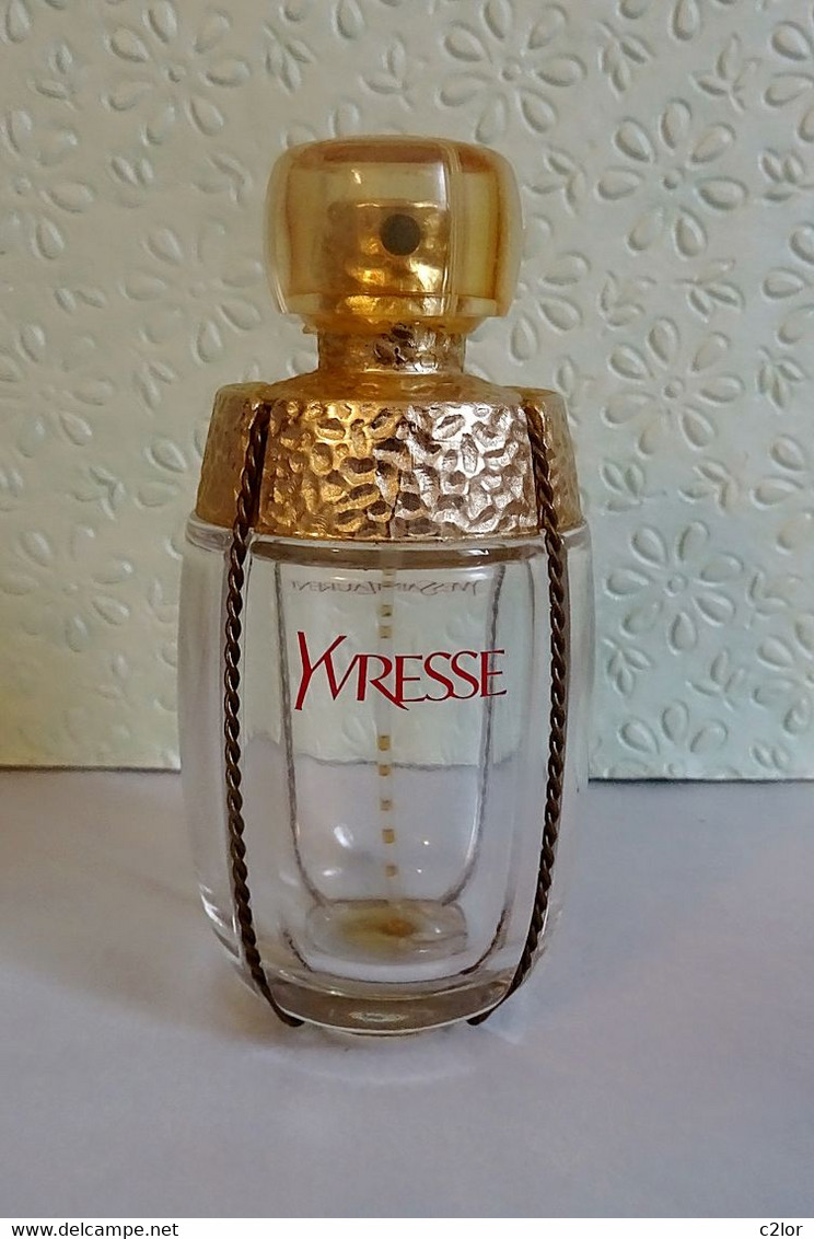 Flacon Vaporisateur "YVRESSE "  D 'Yves St Laurent Eau De Toilette 50 Ml VIDE Pour Collection/décoration - Frascos (vacíos)