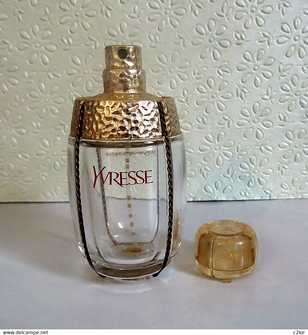 Flacon Vaporisateur "YVRESSE "  D 'Yves St Laurent Eau De Toilette 50 Ml VIDE Pour Collection/décoration - Frascos (vacíos)