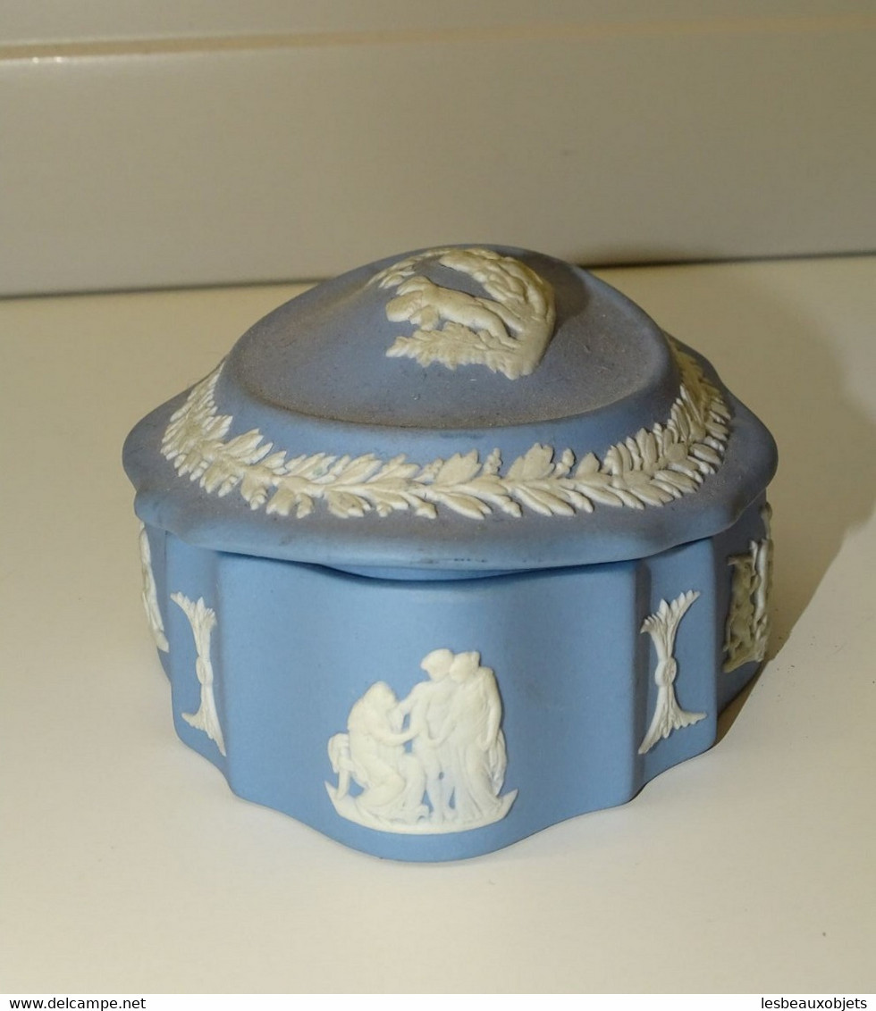 *JOLIE PETITE BOITE à BIJOUX BONBONNIERE GRES BLEU WEDGWOOD Non Signé VITRINE E - Wedgwood