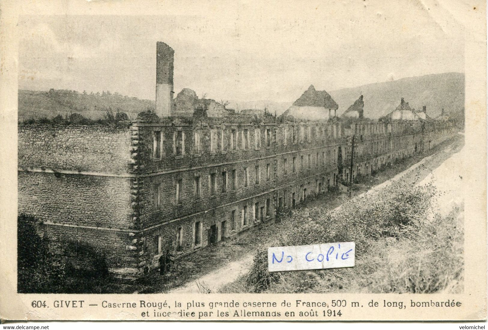 GIVET. Caserne Rougé, Bombardée Par Les Allemands En Août 1914 - Givet