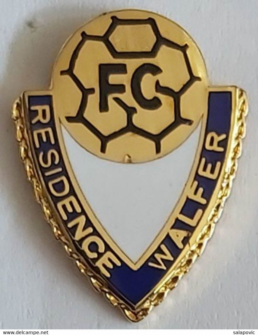 FC Résidence Walfer Luxembourg Football Soccer Club Fussball Calcio Futbol Futebol PINS BADGES A4/4 - Football