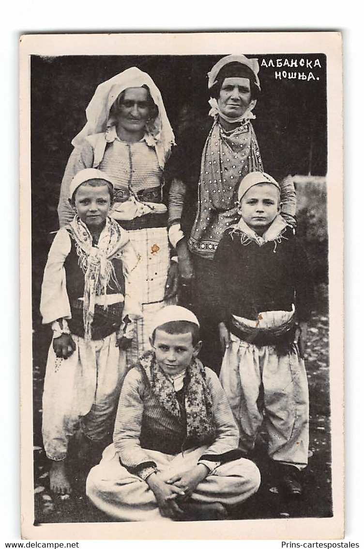 CPA Carte Photo Types Albanais - Albania