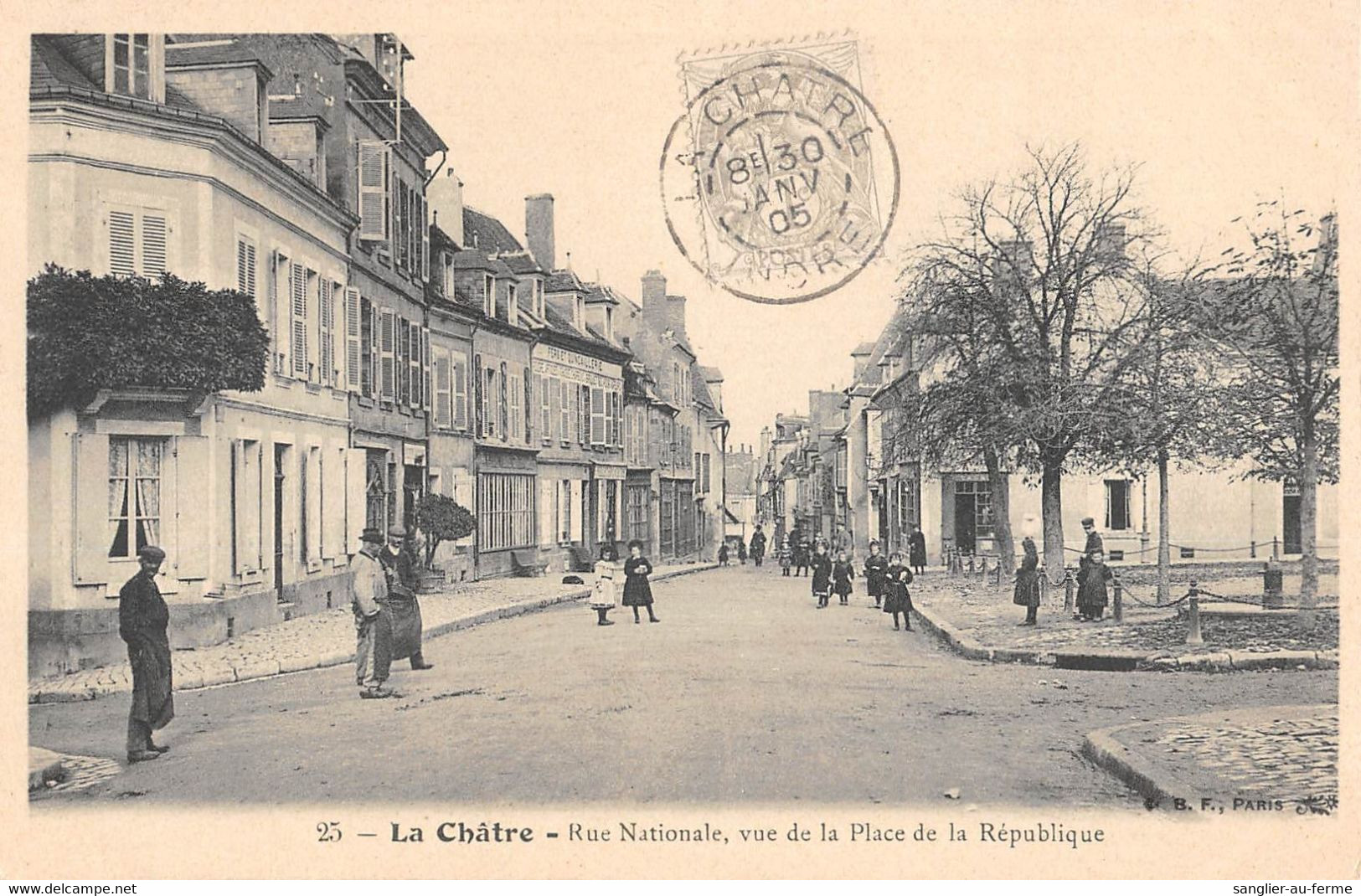 CPA 36 LA CHATRE RUE NATIONALE VUE DE LA PLACE DE LA REPUBLIQUE - La Chatre