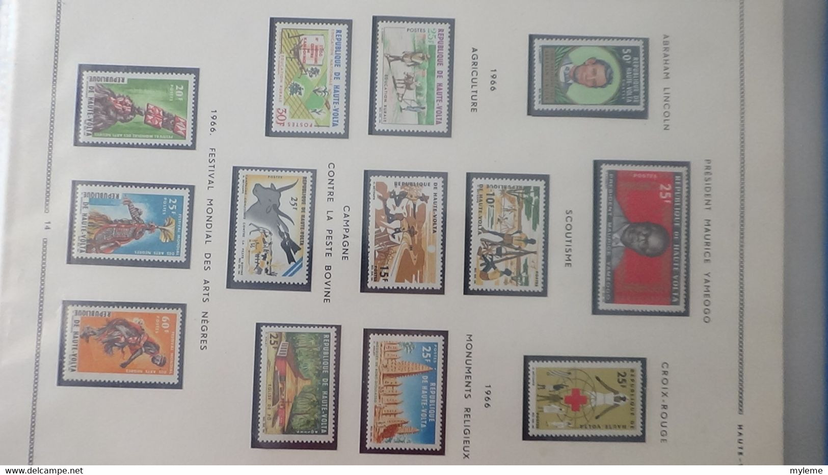 AD65 Collection en classeur de timbres et blocs ** et * de Haute Volta, Madagascar et Mali ...  A saisir !!!