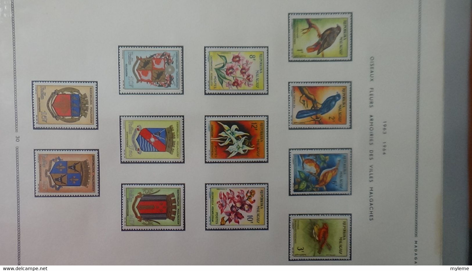 AD65 Collection en classeur de timbres et blocs ** et * de Haute Volta, Madagascar et Mali ...  A saisir !!!