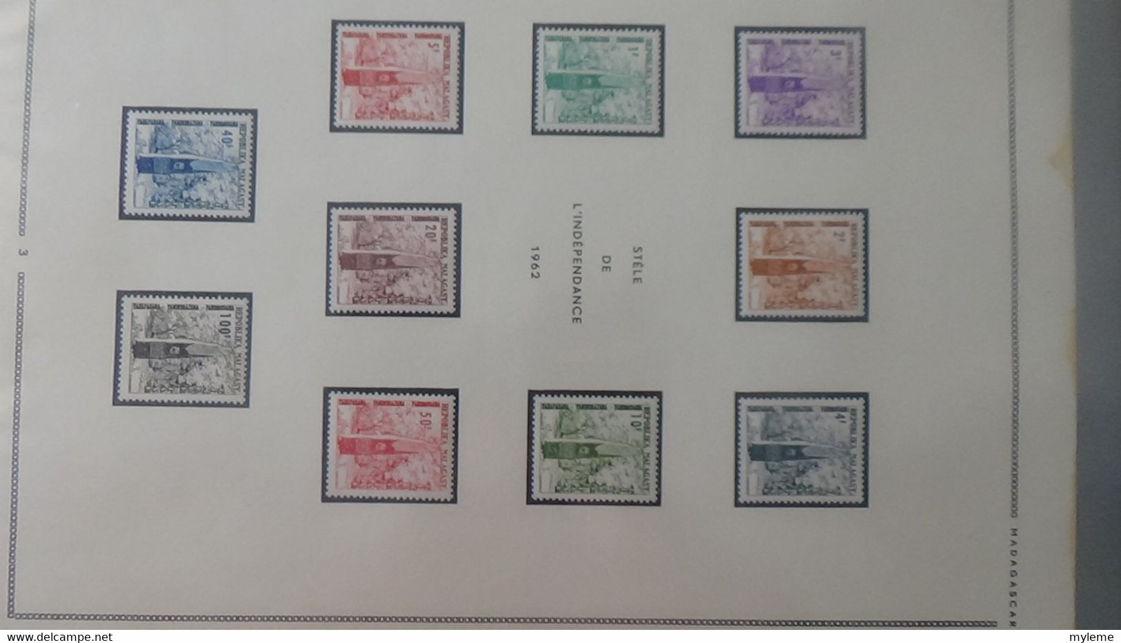 AD65 Collection en classeur de timbres et blocs ** et * de Haute Volta, Madagascar et Mali ...  A saisir !!!