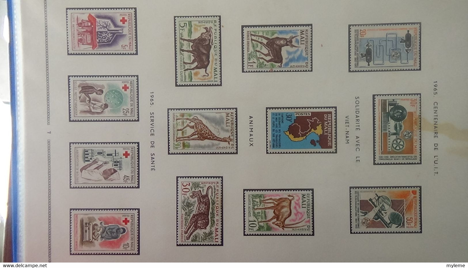 AD65 Collection en classeur de timbres et blocs ** et * de Haute Volta, Madagascar et Mali ...  A saisir !!!