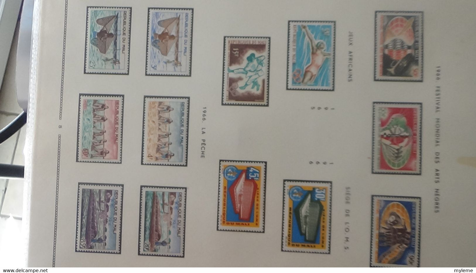 AD65 Collection en classeur de timbres et blocs ** et * de Haute Volta, Madagascar et Mali ...  A saisir !!!