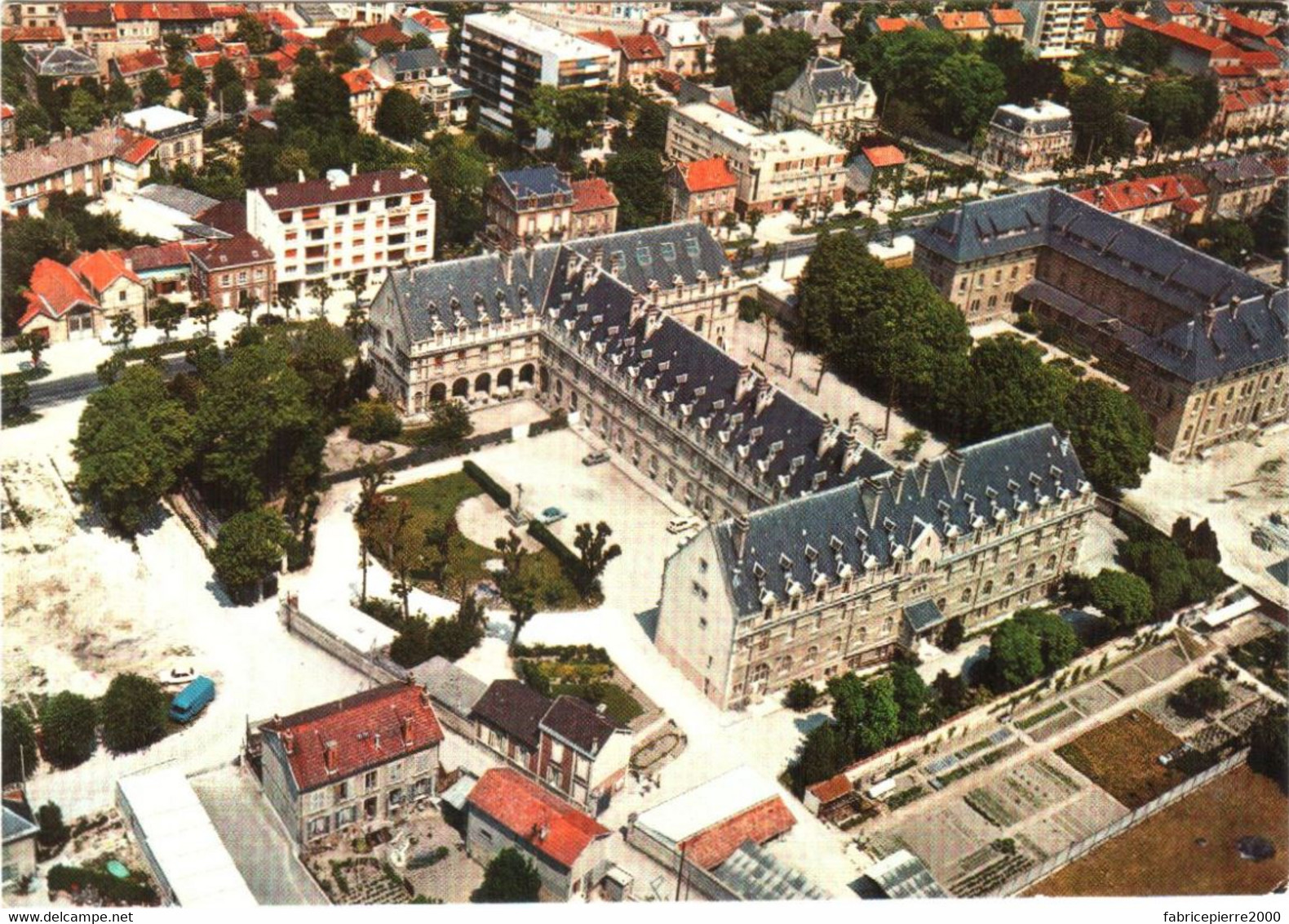 CPM 51 (Marne) Châlons - Maison Sainte-Croix, Ancien Séminaire Puis Conseil Régional De Champagne-Ardenne TBE - Champagne - Ardenne