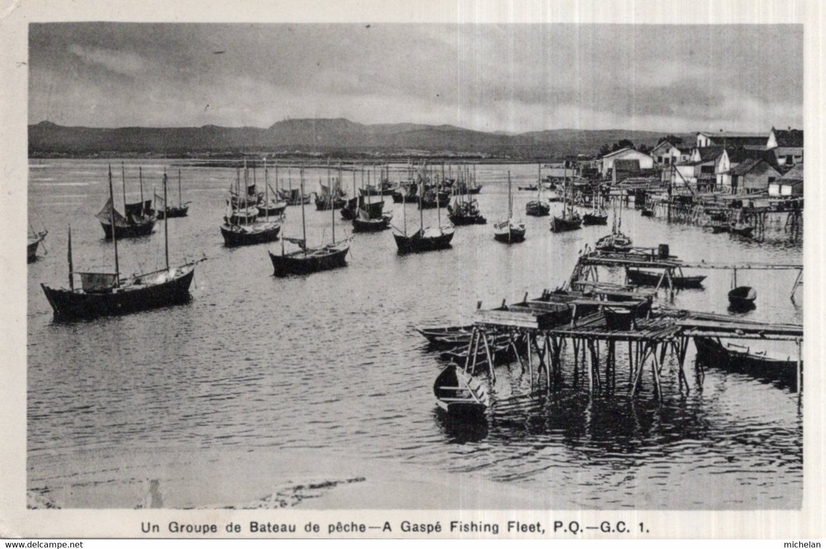 CPA   CANADA     UN GROUPE DE BATEAU DE PECHE--A GASPE - Gaspé