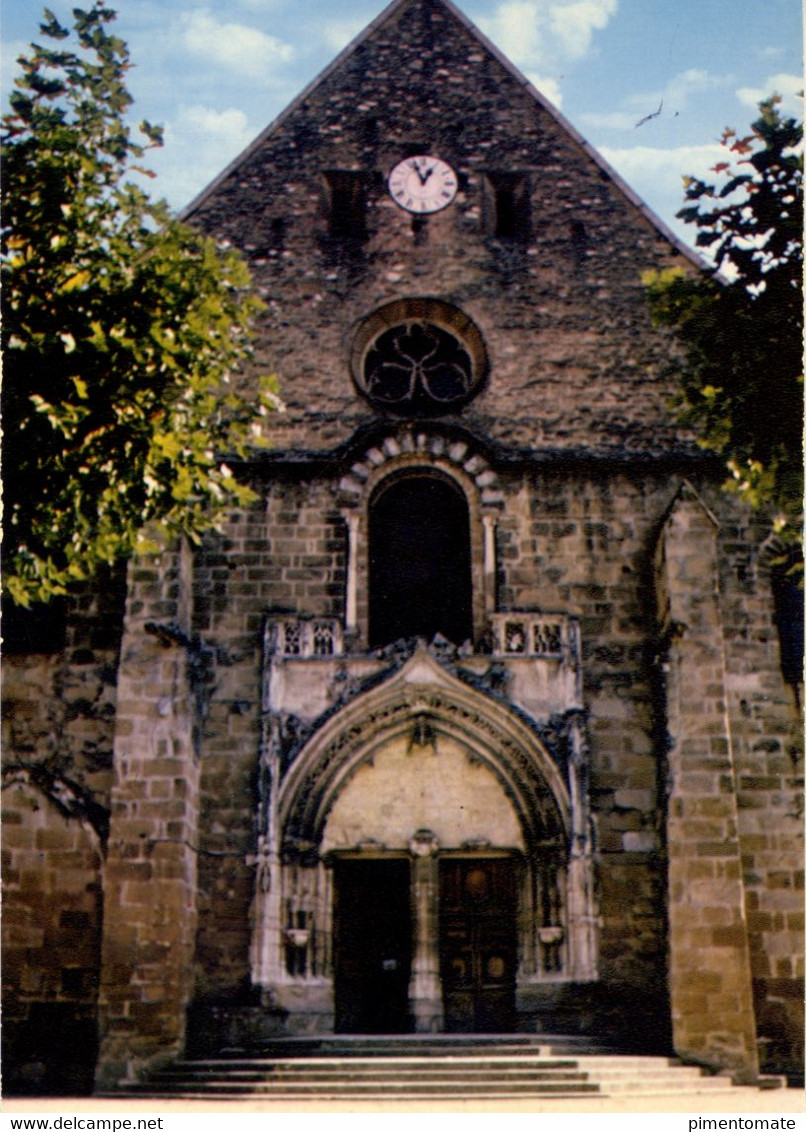 SAINT CHEF FACADE DE LA BASILIQUE - Saint-Chef