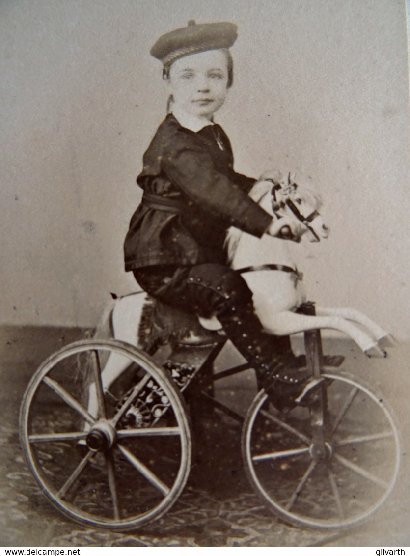Photo CDV J. Sébire à  Lorient - Petit Garçon Au Béret Sur Son Cheval Tricycle,  Circa 1870-75 L590B - Old (before 1900)